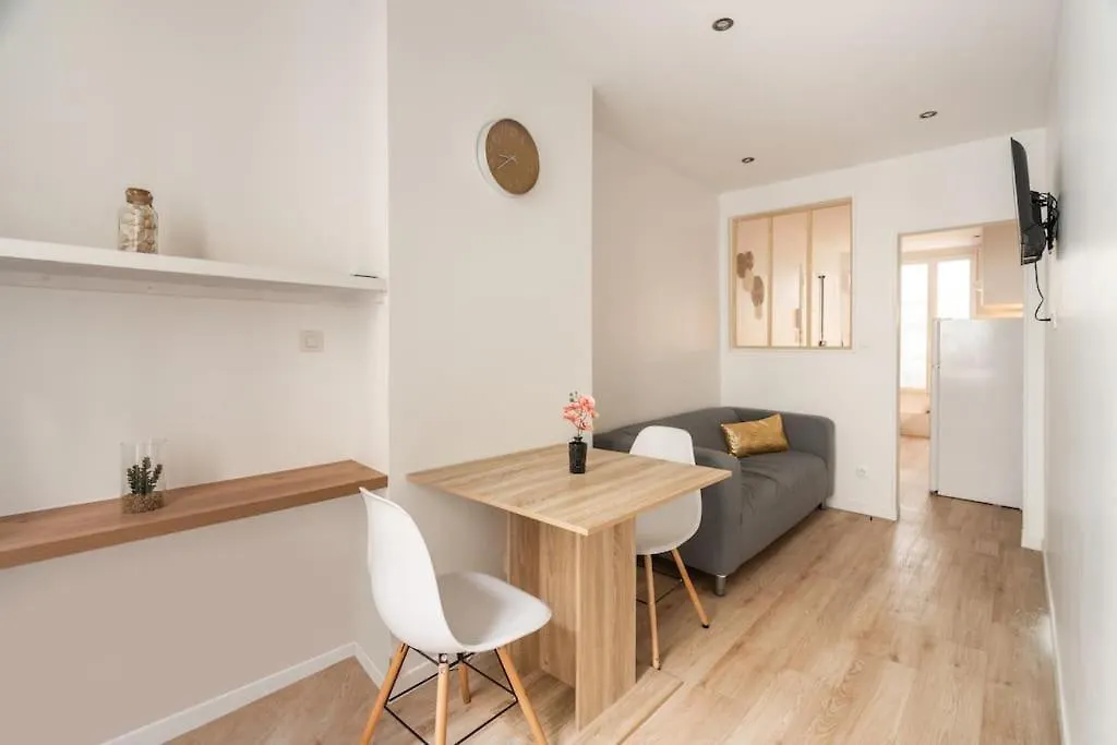 Appartement Cosy Canal Saint Martin باريس